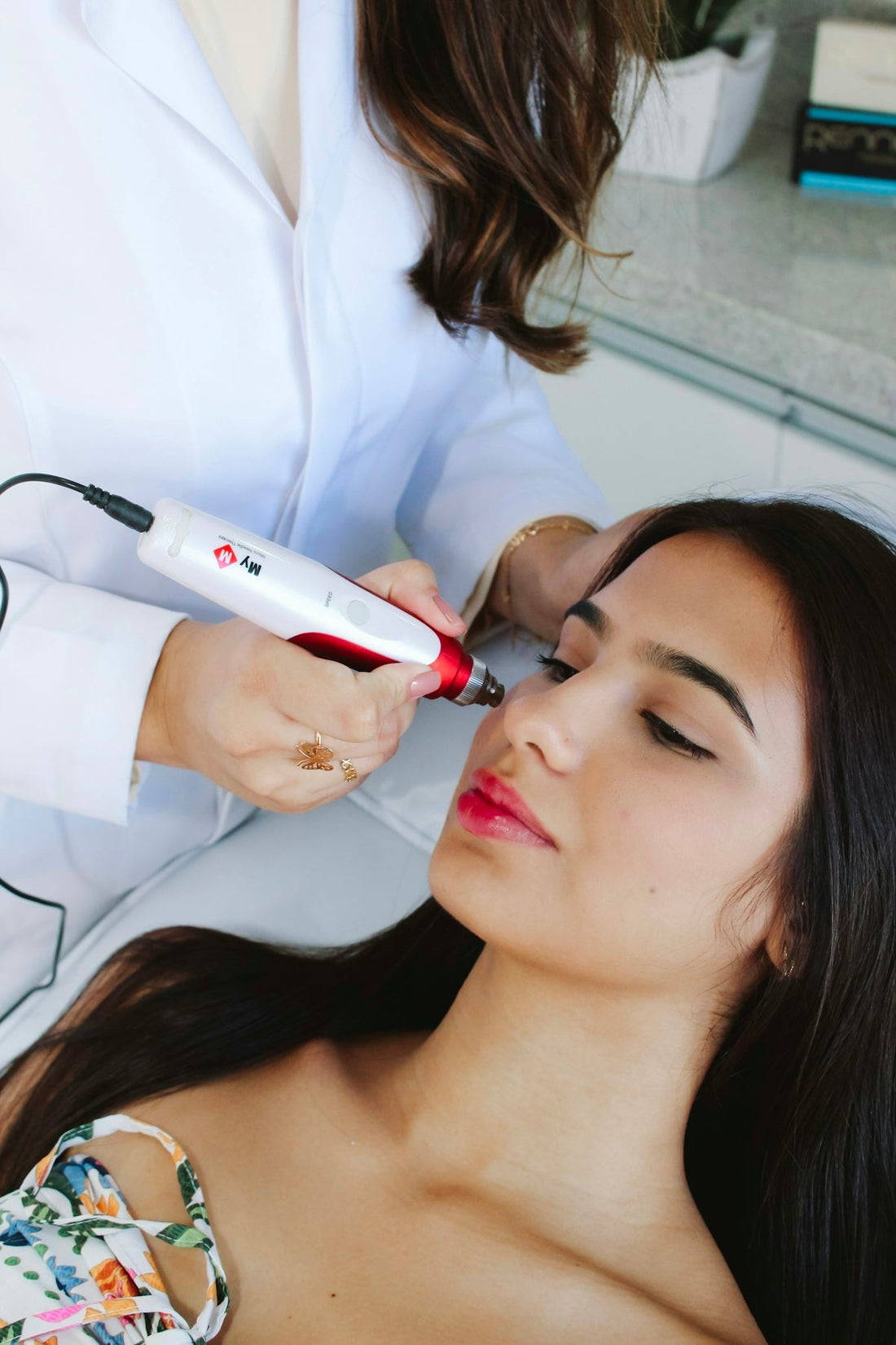 Overcoming Hair Removal Challenges with IPL Laser Techniques - MomDaughts UAE